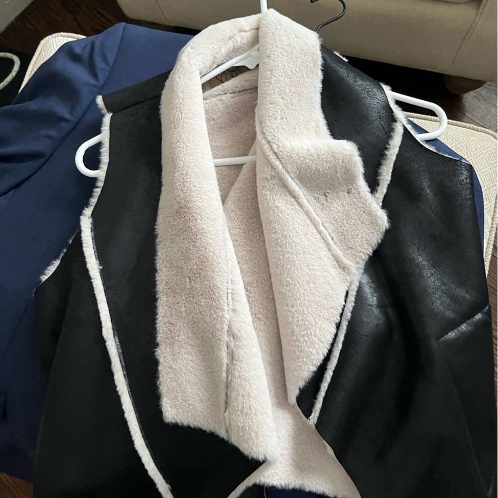 Worn ONCE. VINTAGE SHEEP SKIN AND LEATHER fits a M-XL
